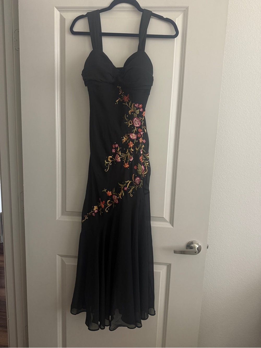 Vintage Black Floral Embroidered Evening Dress